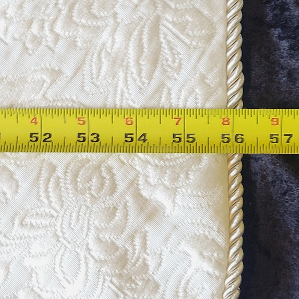 Large Cream White Ivory Christmas Tree Skirt 56" Rope Trim Embroidered elegant - Picture 4 of 10